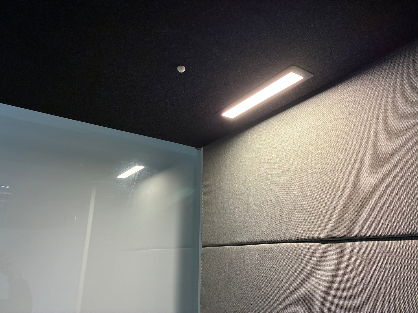 Max Calma S Phonebooth