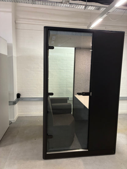 Max Calma Z2 2 Side By Side Conference Booth