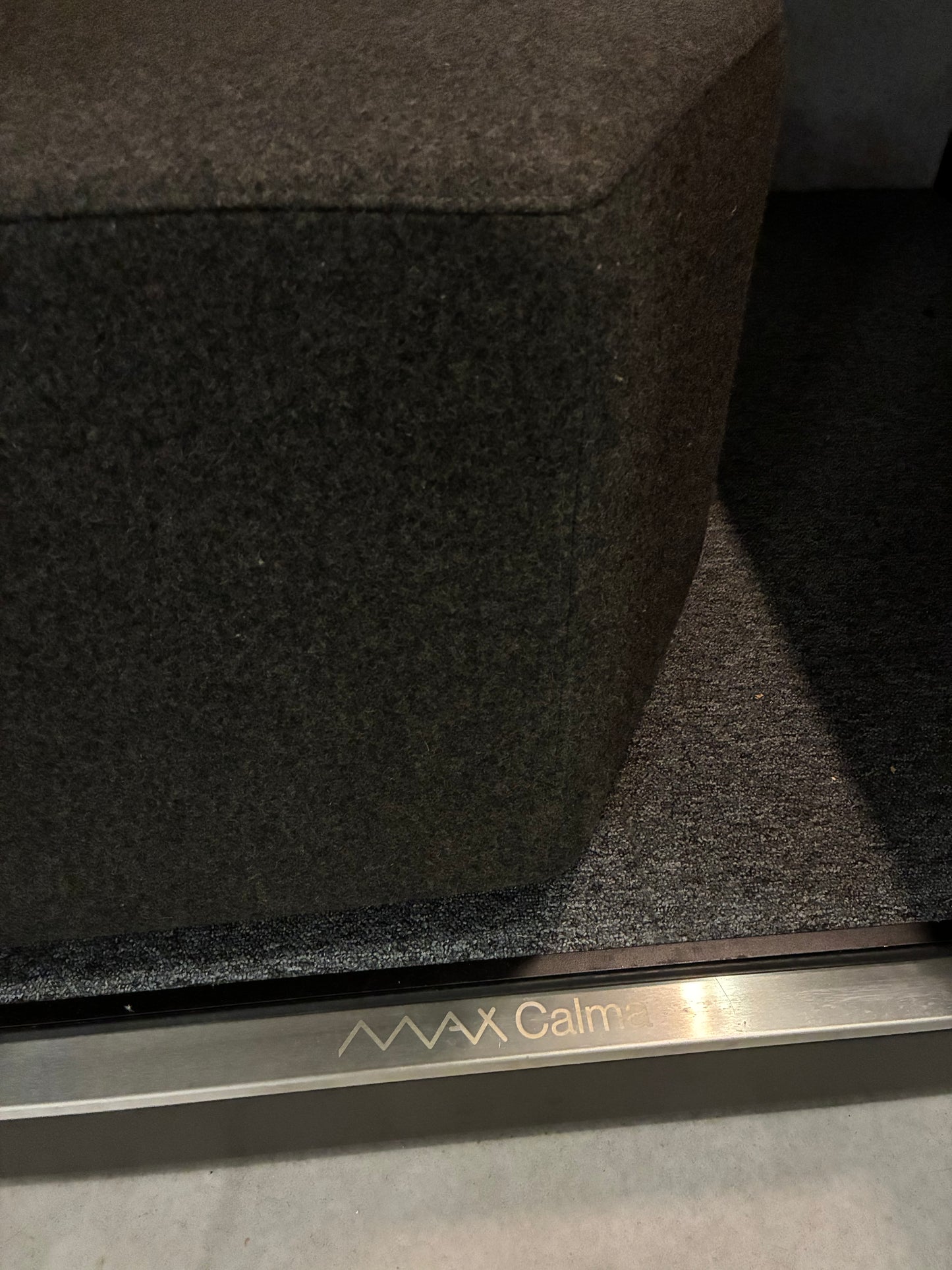 Max Calma Z2 2 Side By Side Conference Booth