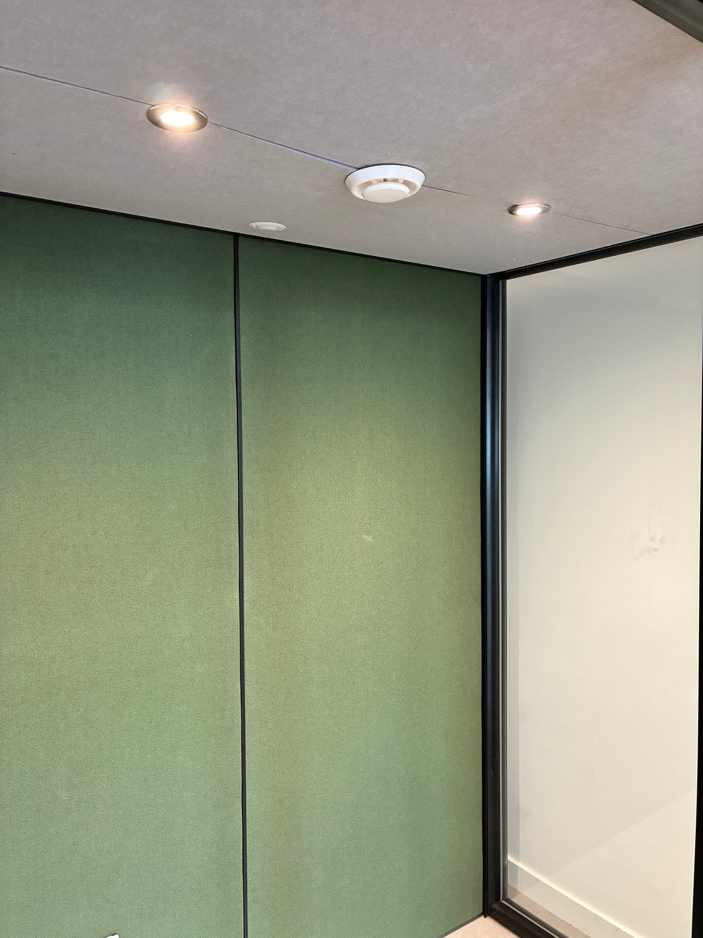 Senator 2 Person Office Pod