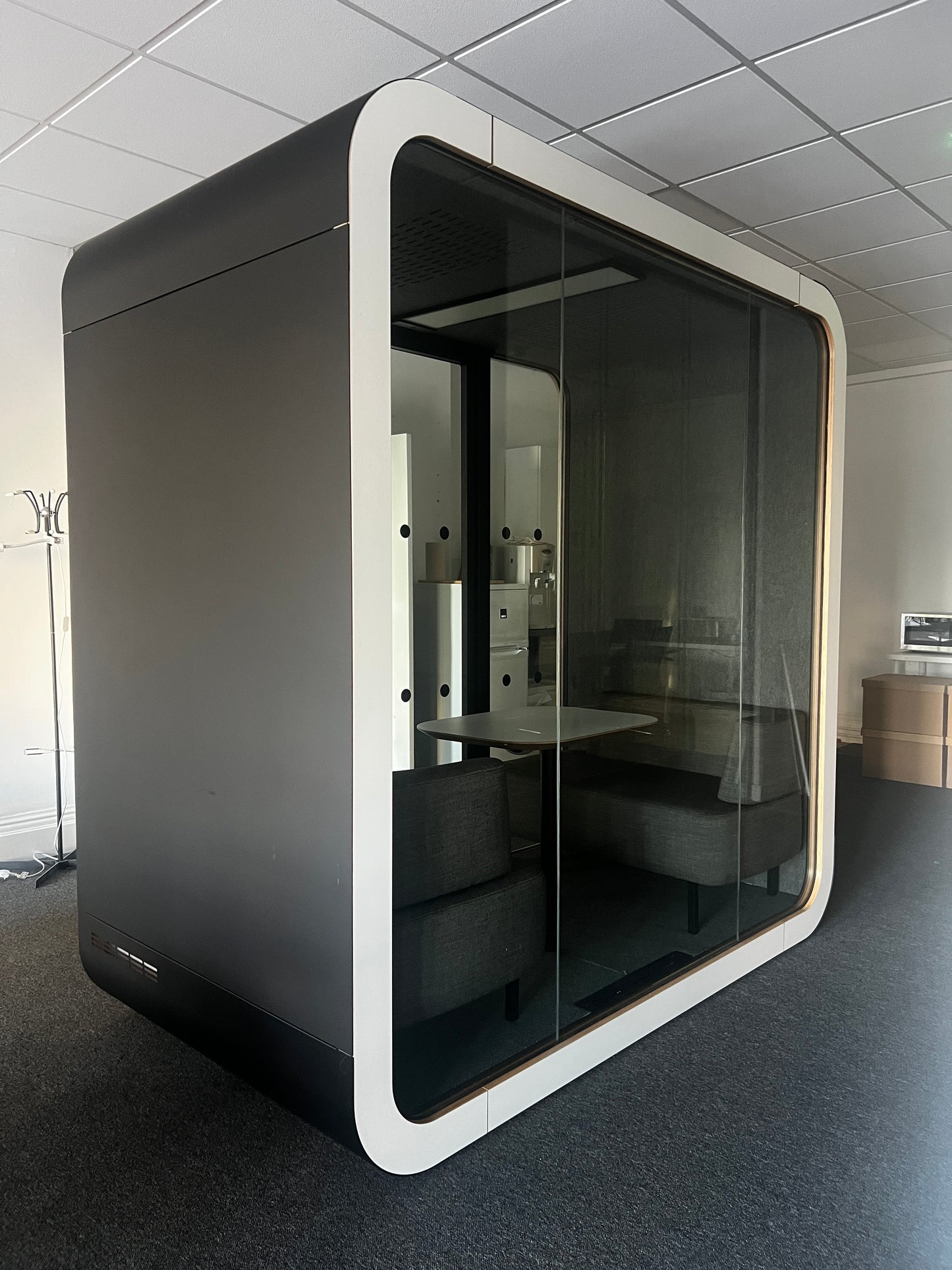Framery Q Meeting Maggie 4 Person Pod
