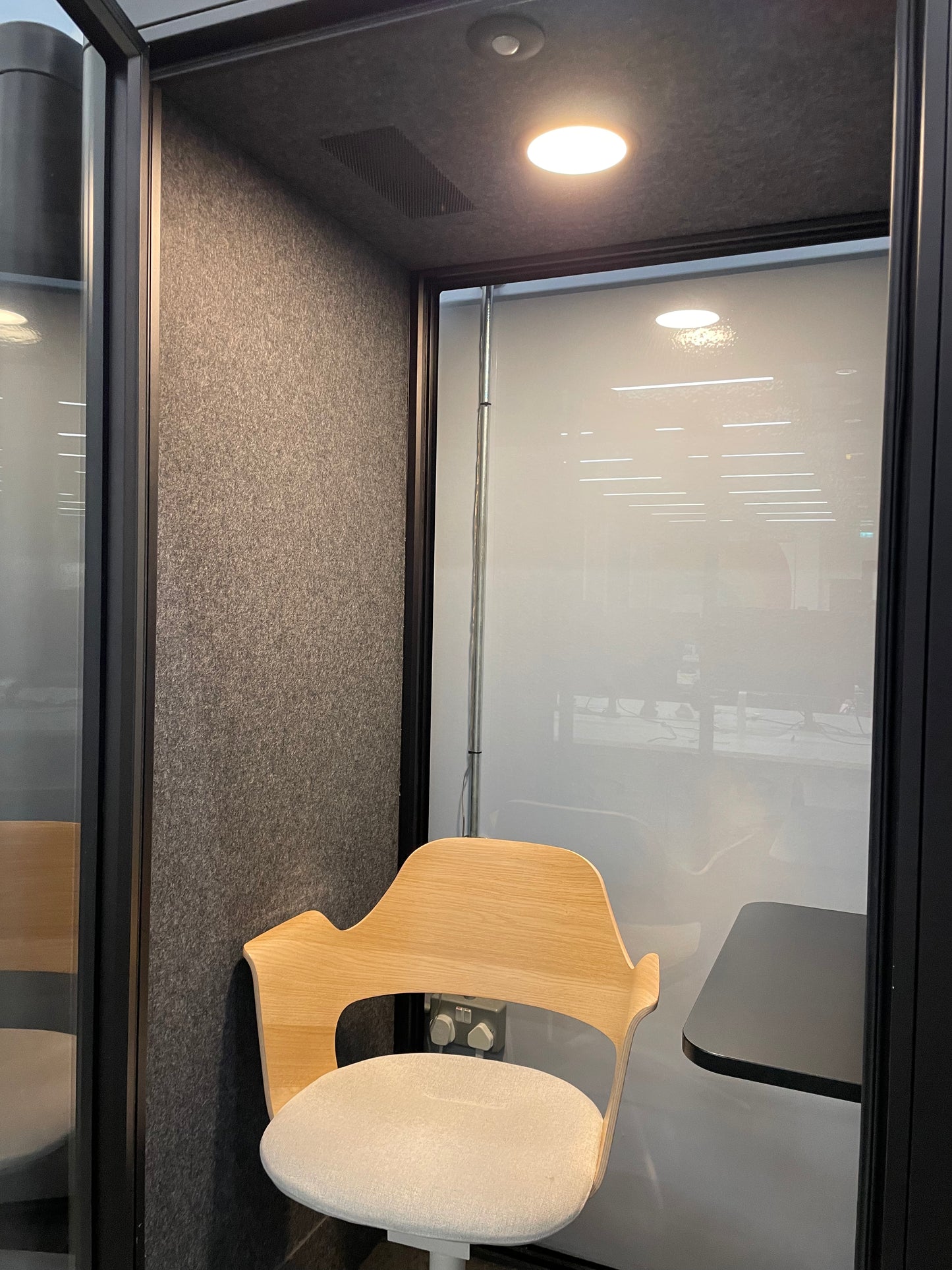 Koplus Milli Sit Workbooth - Black