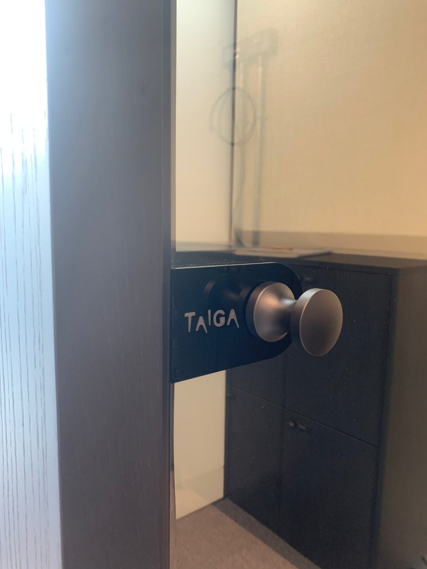 Taiga Lokho Box 1 Phonebooth