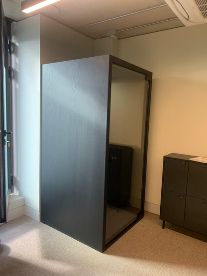 Taiga Lokho Box 1 Phonebooth