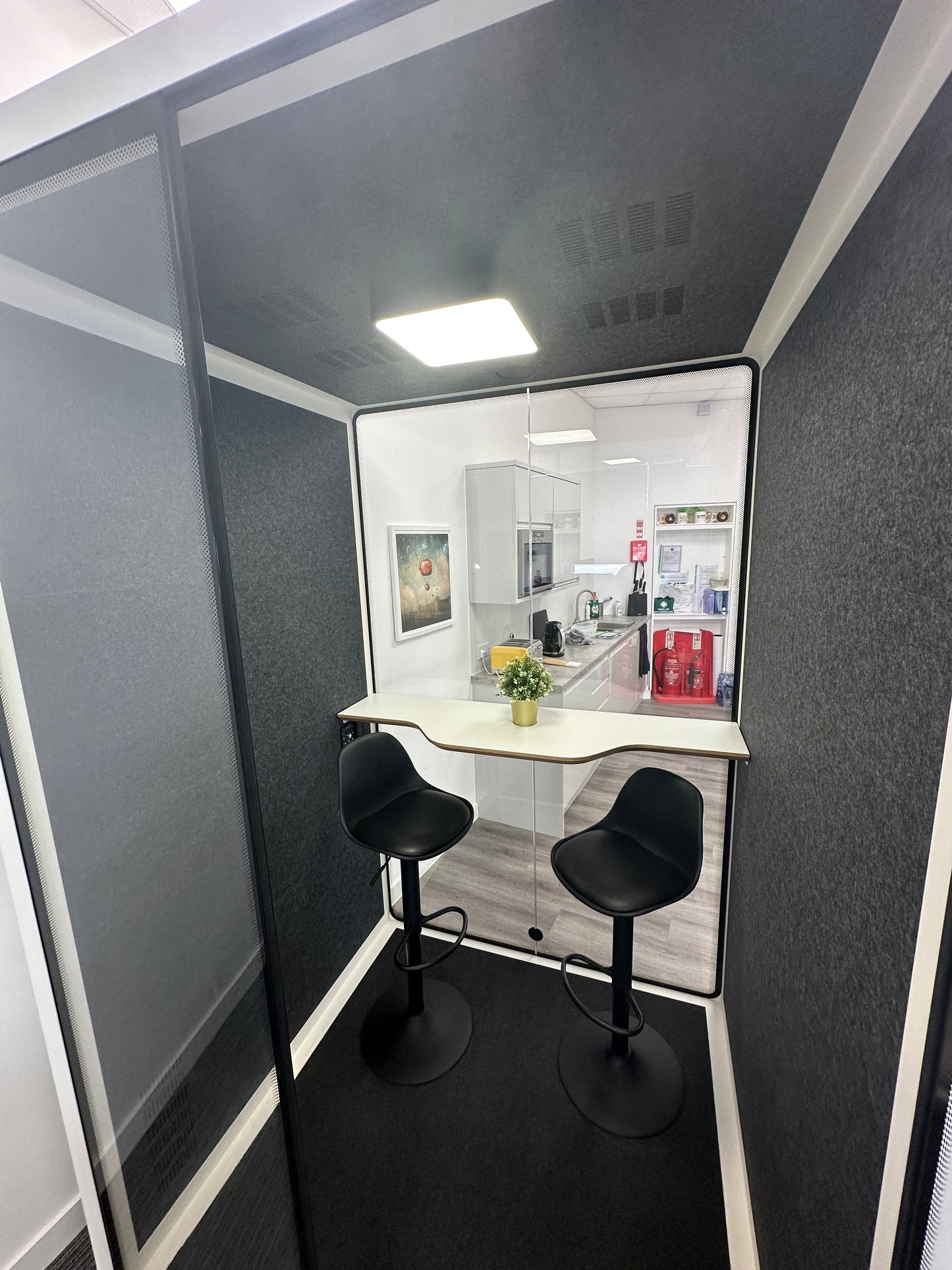 Soundbox Quell 2 Person Zoom Room