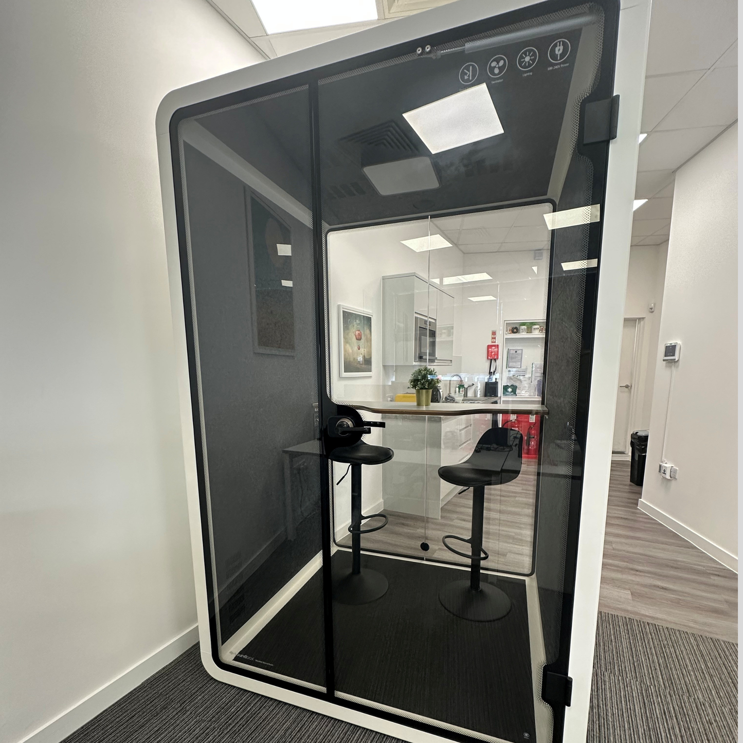 Soundbox Quell 2 Person Zoom Room