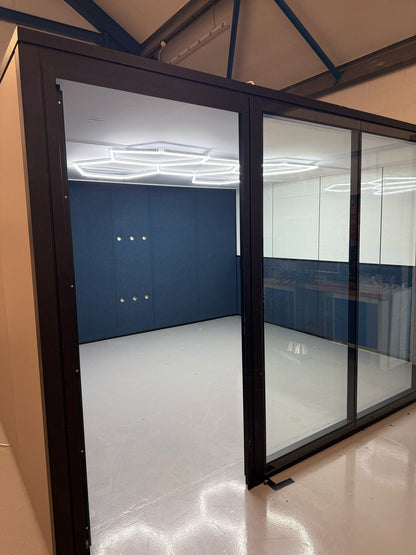 KÖNIG + NEURATH 8 Person Room System Boardroom Pod